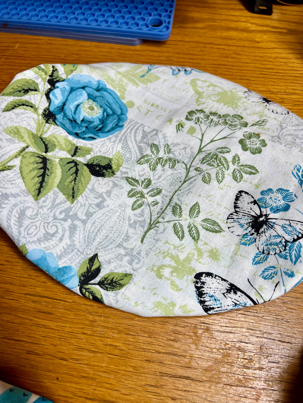 Reversible cloth bowl cover set