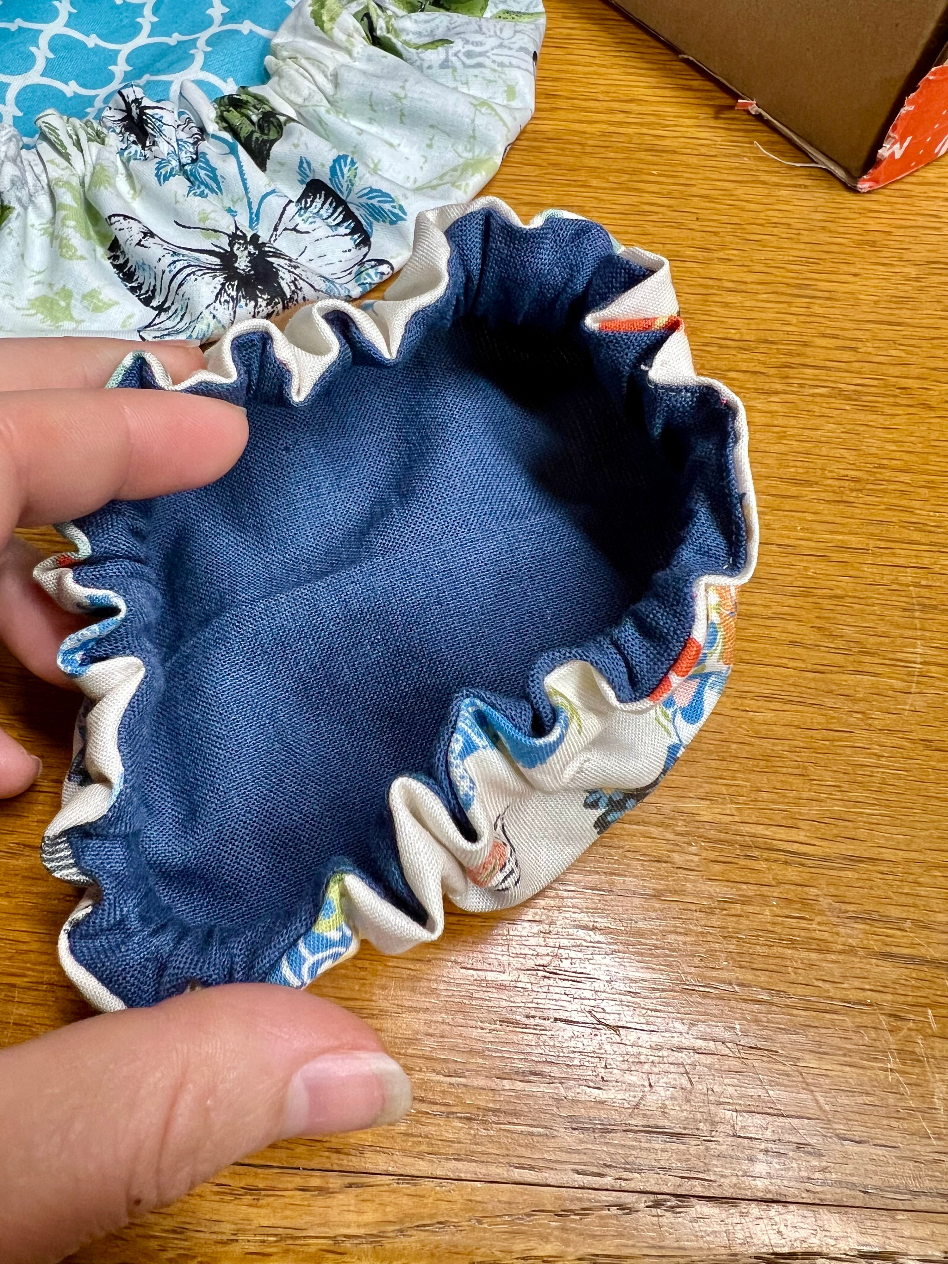 Reversible cloth bowl cover set