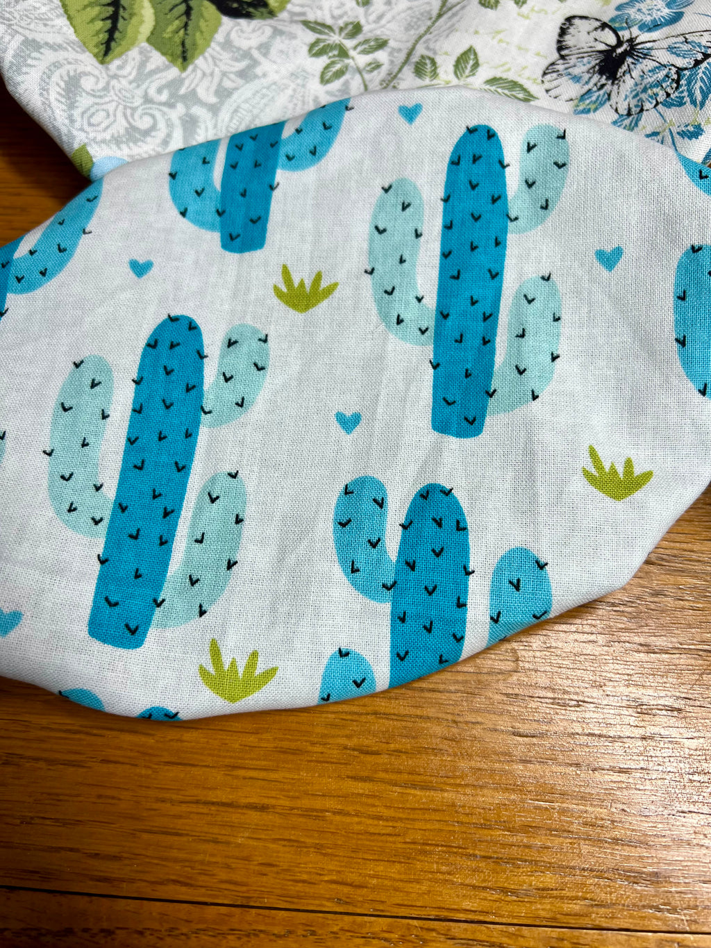 Reversible cloth bowl cover set