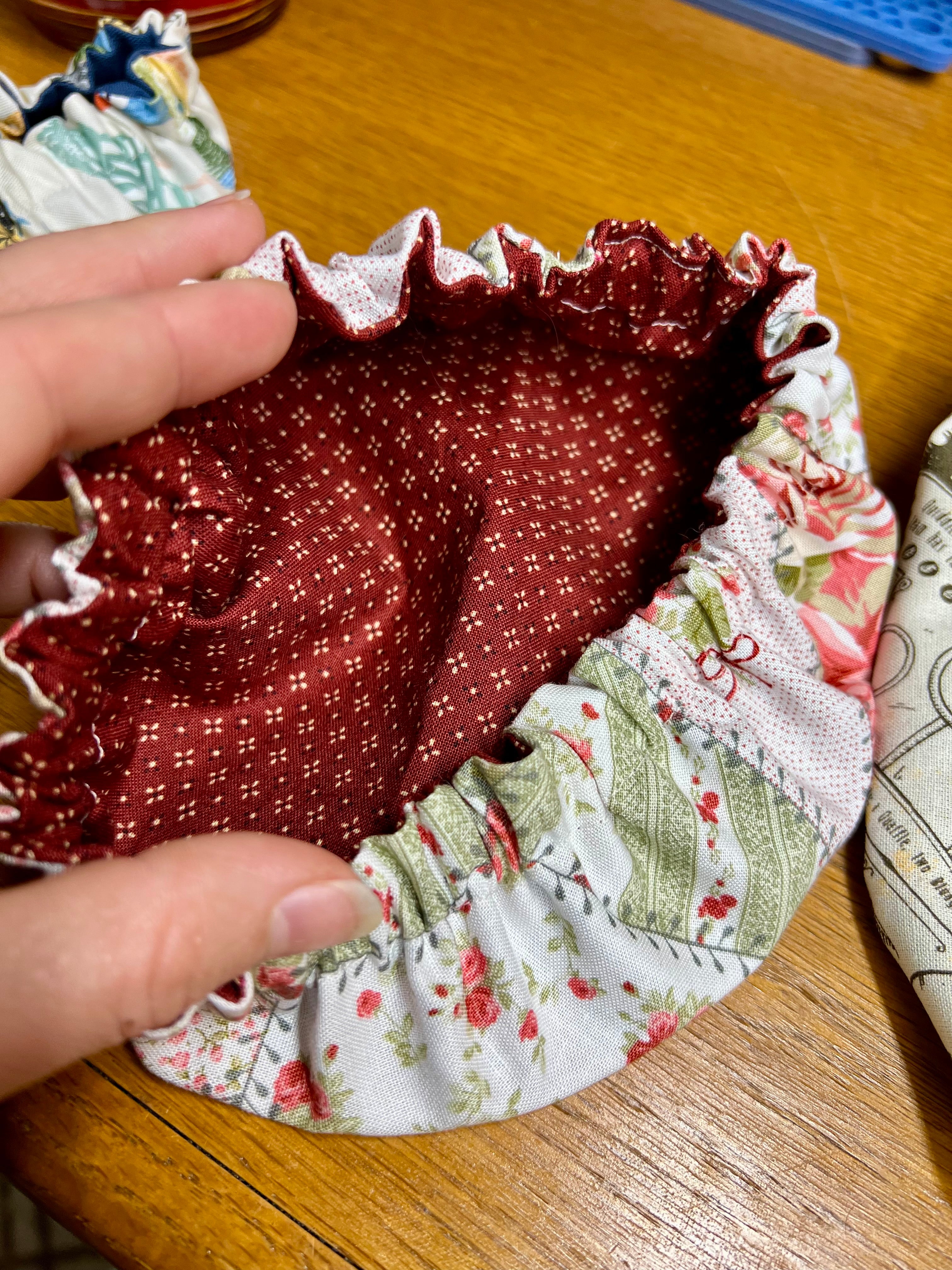 Reversible bowl covers